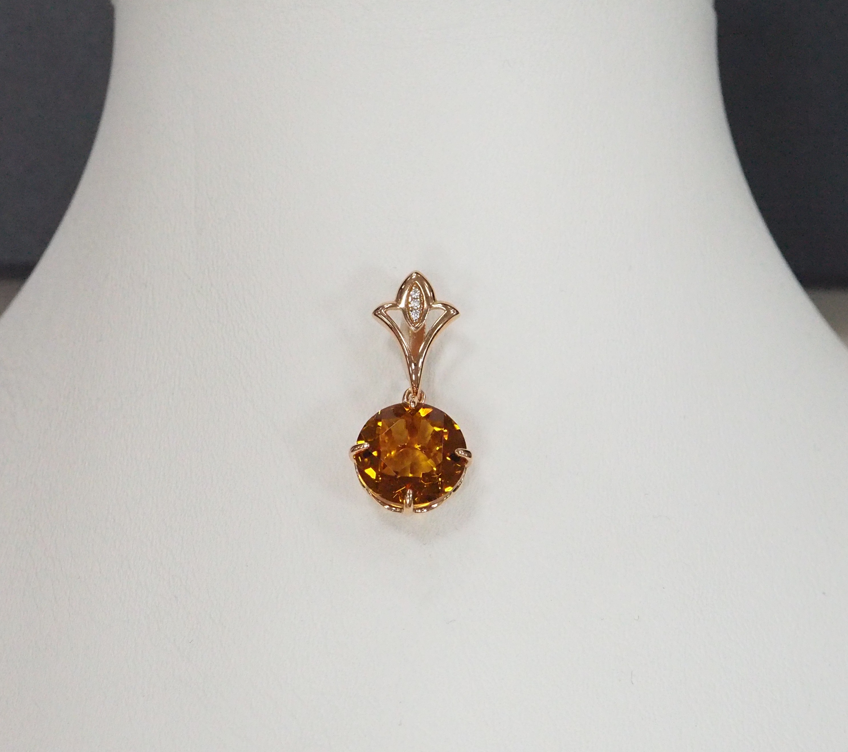 Серебряная подвеска с цитрином